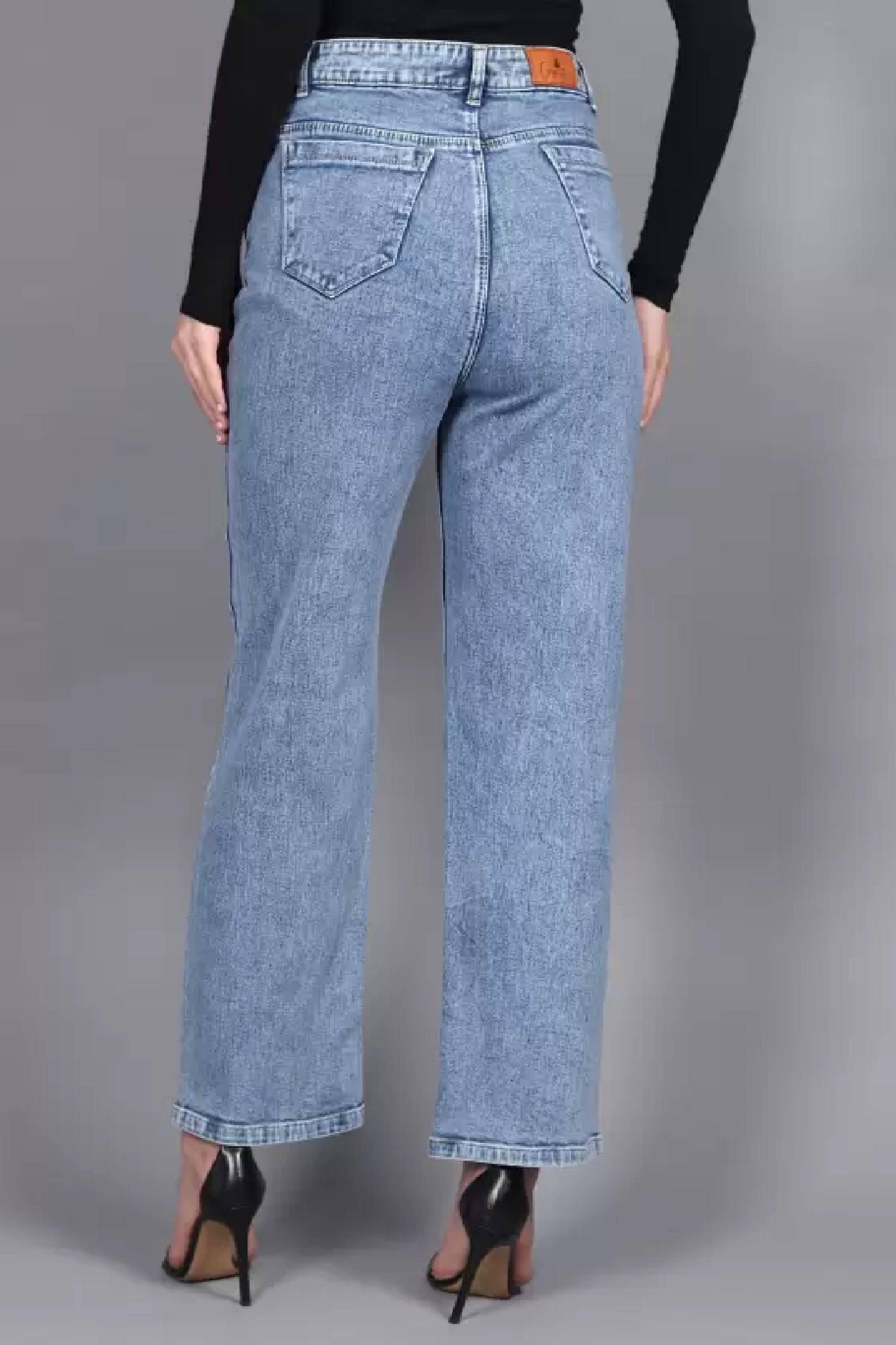 Straight leg light blue high rise denim jeans for women dubai online