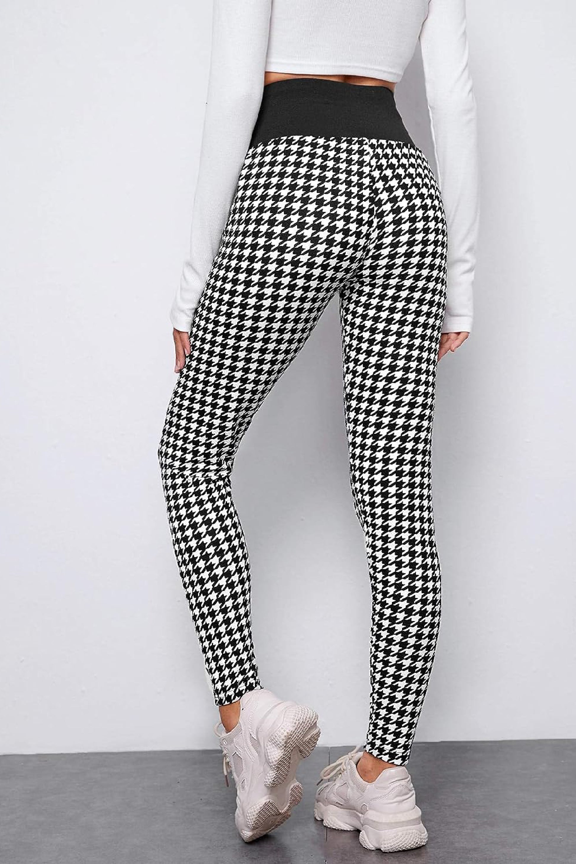 Black and white printed leggings for women available in the UAE