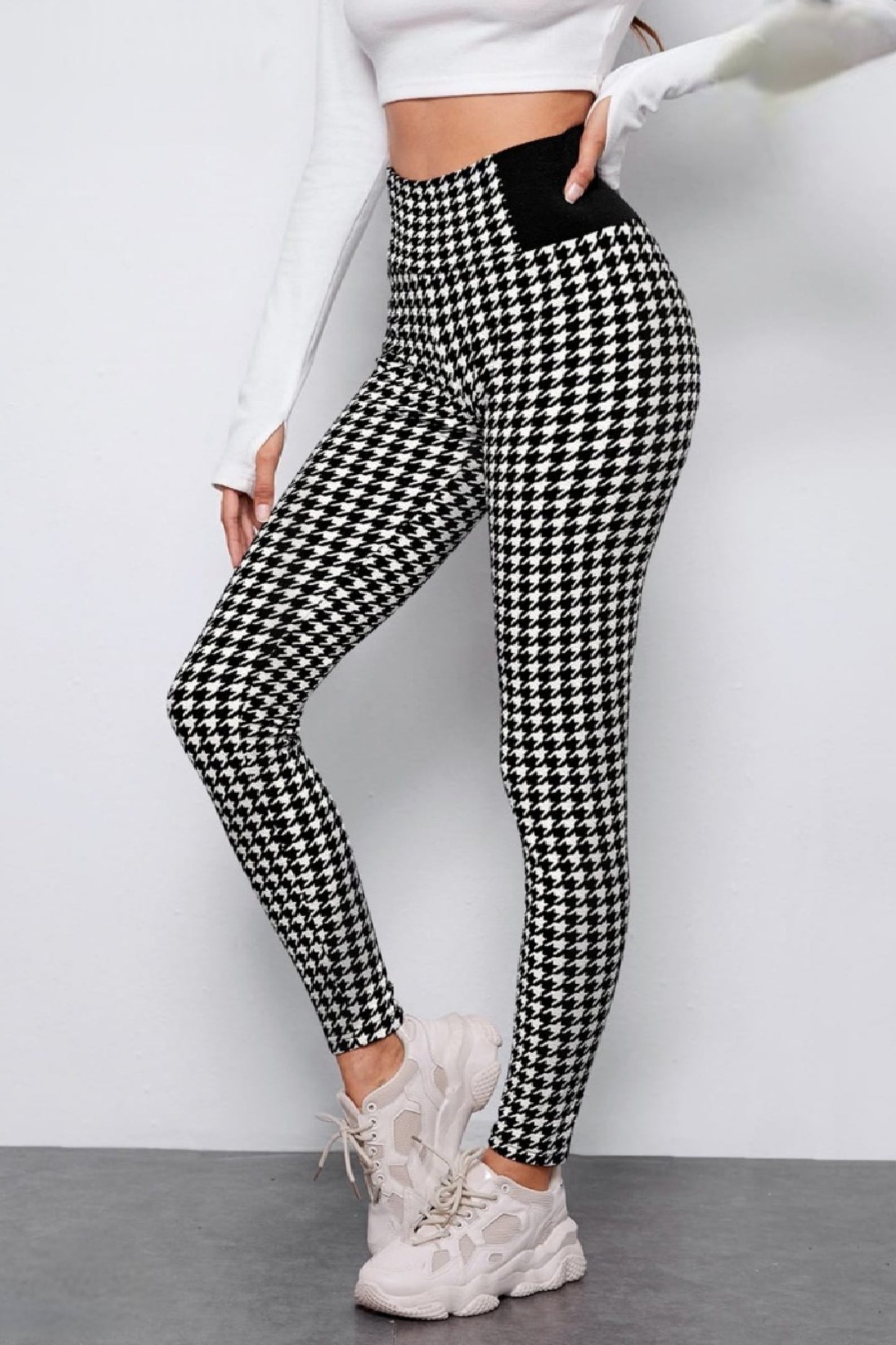 Black and white printed leggings for women available in the UAE